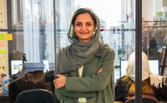 نازنین دانشور تخفیفان